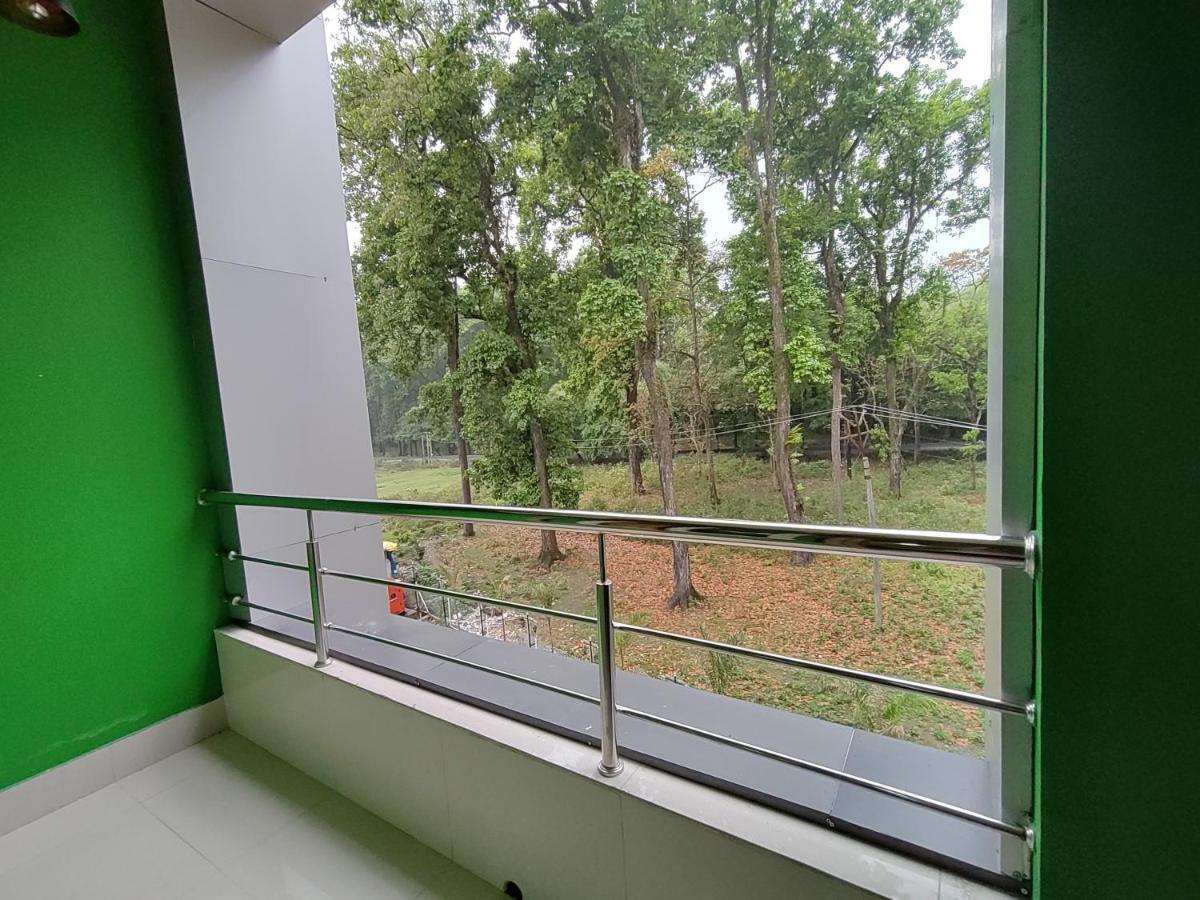 Green Vista Resort Chālsa Buitenkant foto